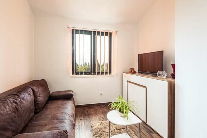 Apartmani Kremena Small Beach 200M Klek Exterior photo